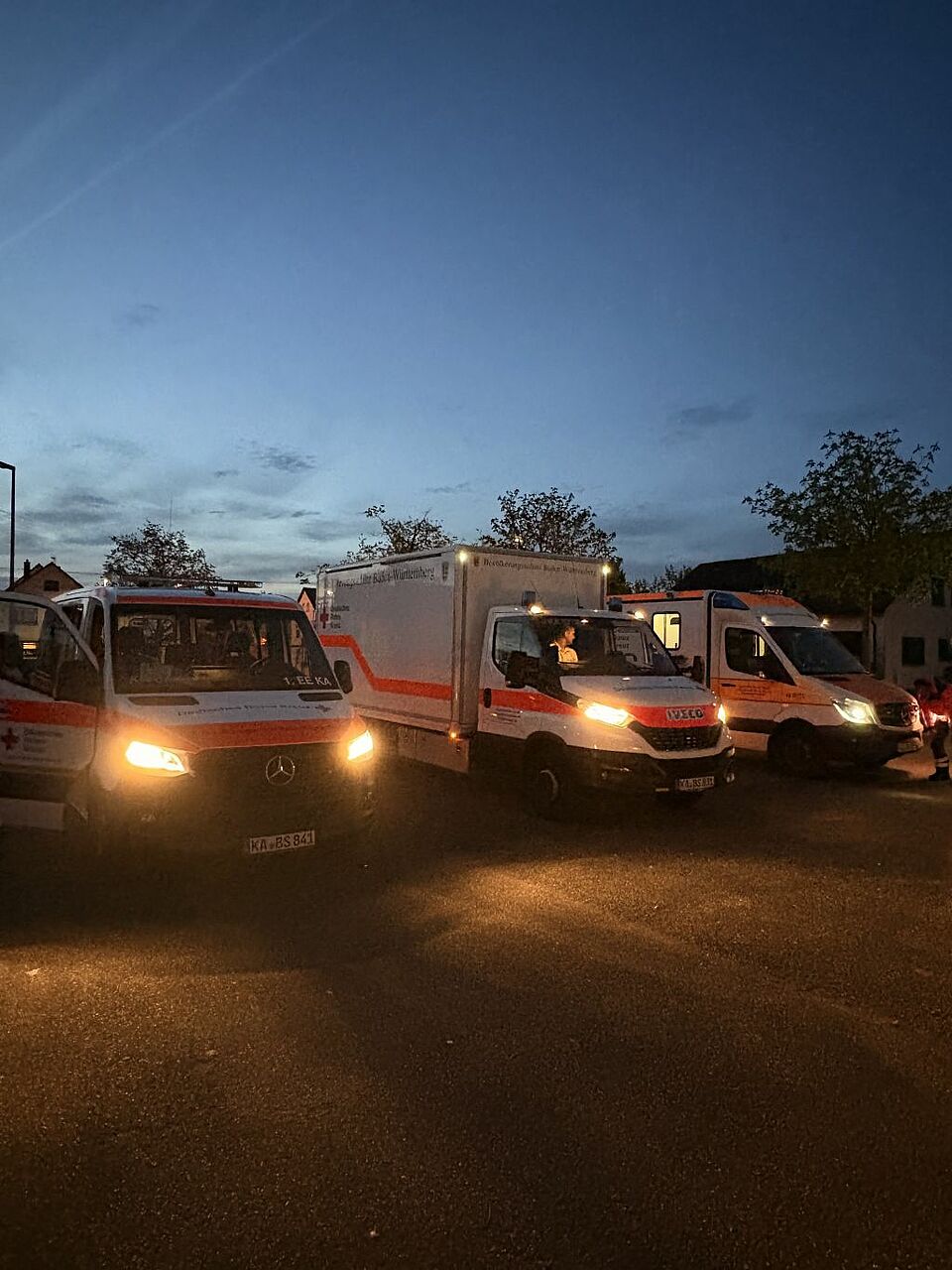 Fahrzeuge zum Fahrertraining Der Neureuter Festplatz ist Schauplatz des Fahrertrainings mit dem Gerätewagen Betreuung, dem Mannschaftswagen und den Krankenwagen